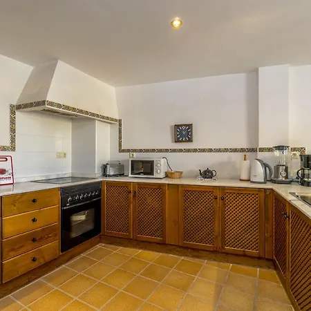 Bennecke Luzmarina *